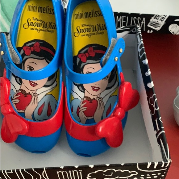mini melissa snow white